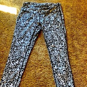 Women’s Nike dry fit animal print  Capri leggings